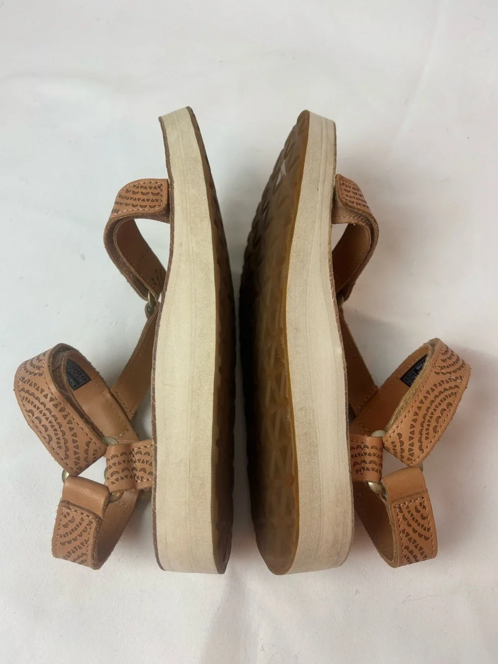 Teva Midform Universal Geometric Tan Sand Dune Leather Embossed Sandals Womens 8